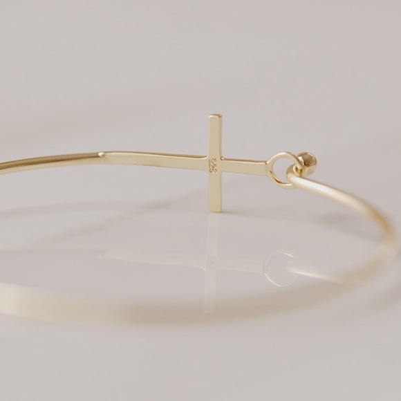 Cross Bracelet | 14k Gold Plated - Picture 6 of 8